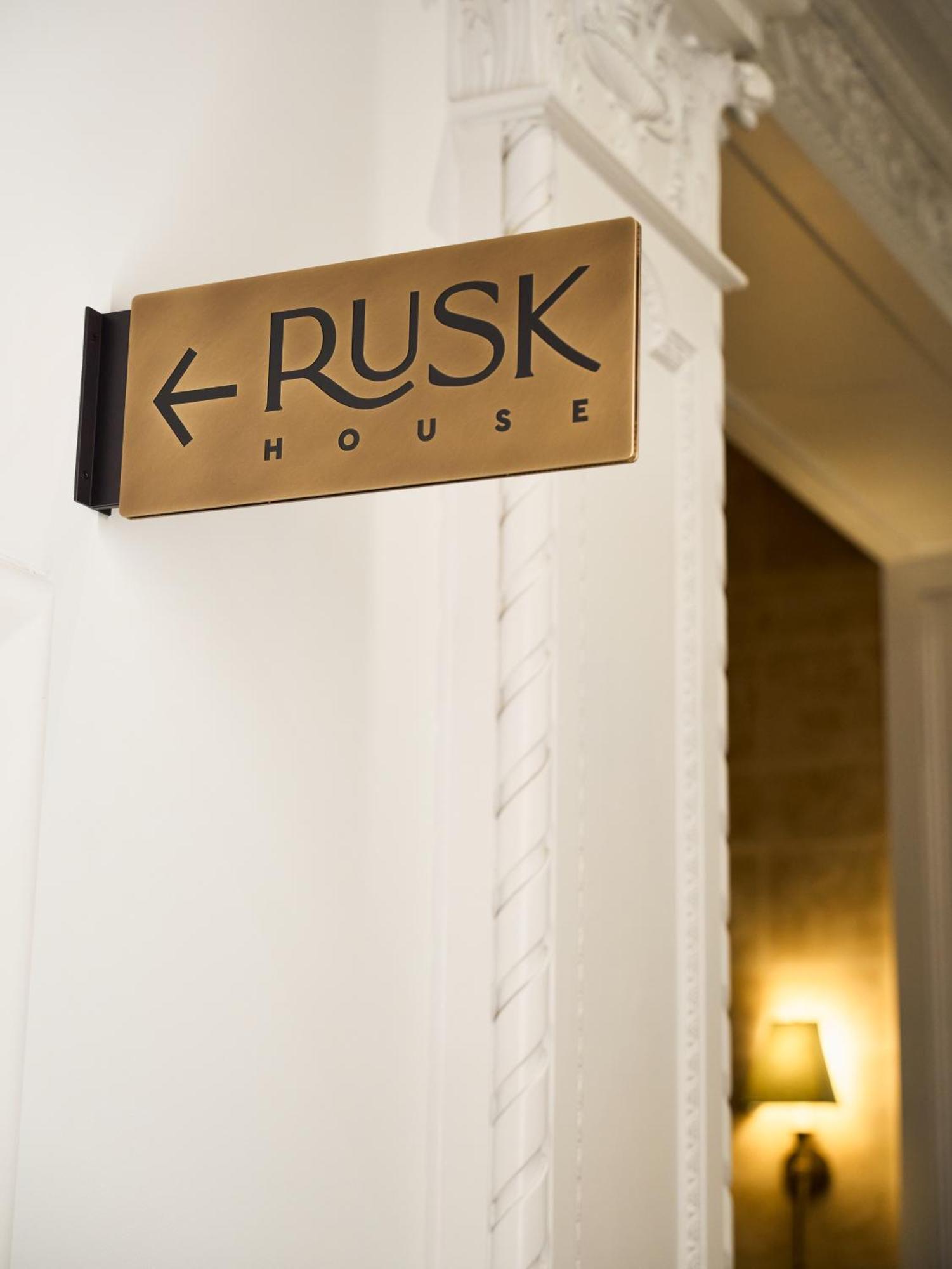Apartahotel Rusk House Serviced